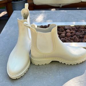 Aldo, rain boots, white barely worn